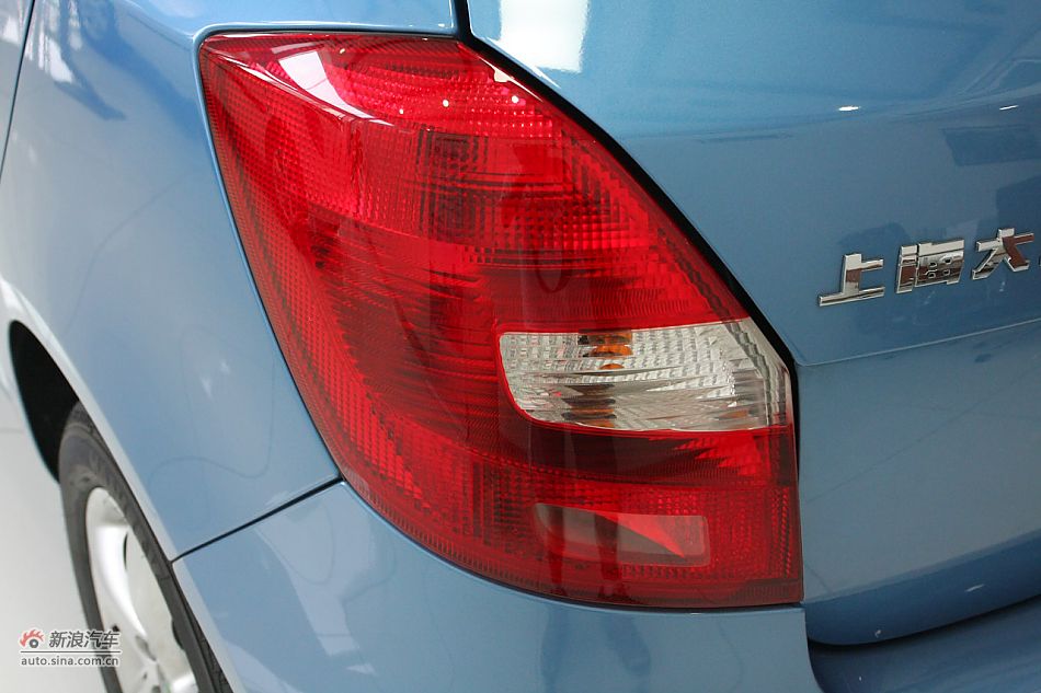 2011款晶锐1.6手动酷黑版