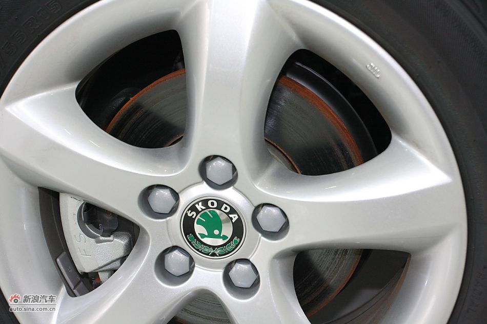 2011款晶锐1.6手动酷黑版