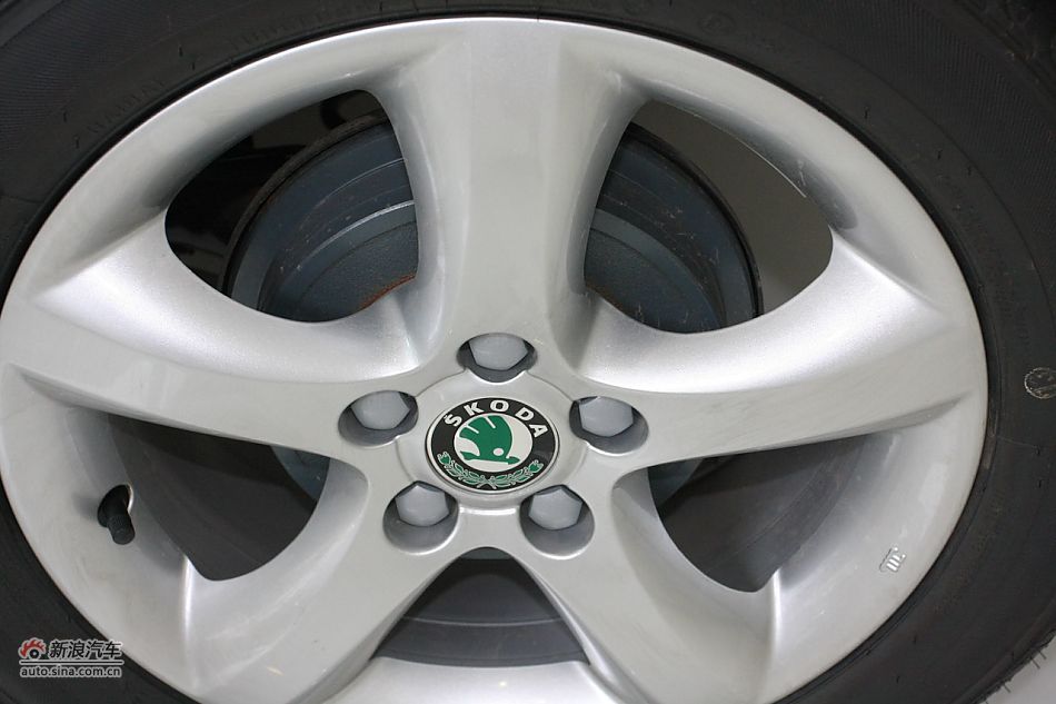 2011款晶锐1.6手动酷黑版