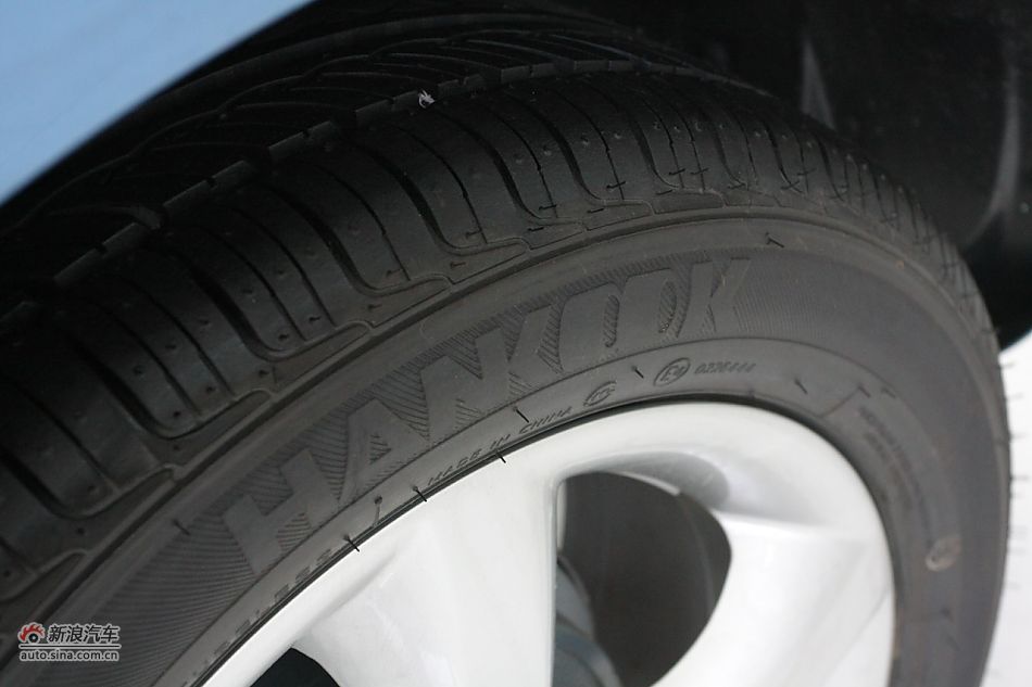 2011款晶锐1.6手动酷黑版