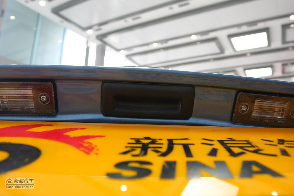 2011款晶锐1.6手动酷黑版