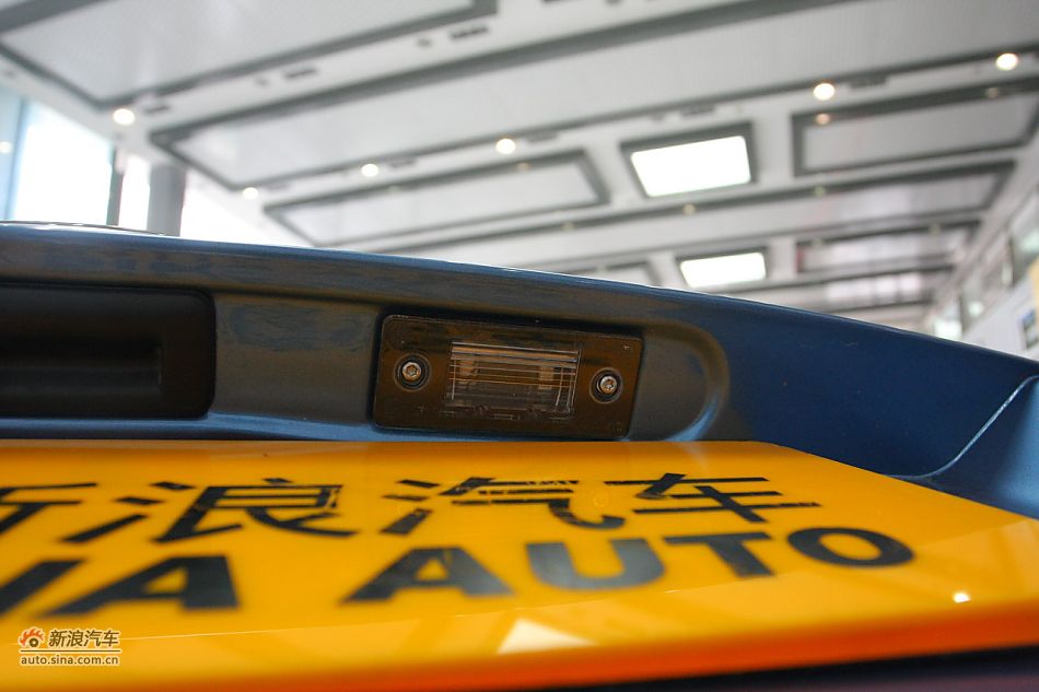 2011款晶锐1.6手动酷黑版