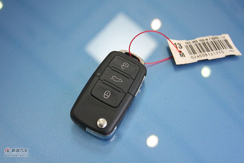 2011款晶锐1.6手动酷黑版