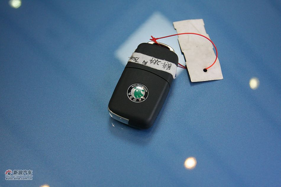 2011款晶锐1.6手动酷黑版