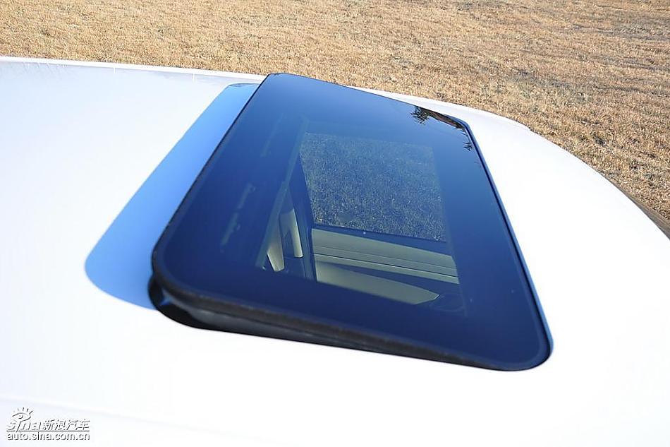 新浪试驾斯柯达Fabia晶锐外观实拍图