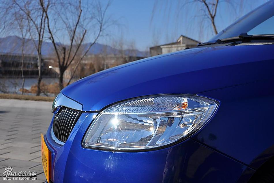 新浪试驾斯柯达Fabia晶锐外观实拍图