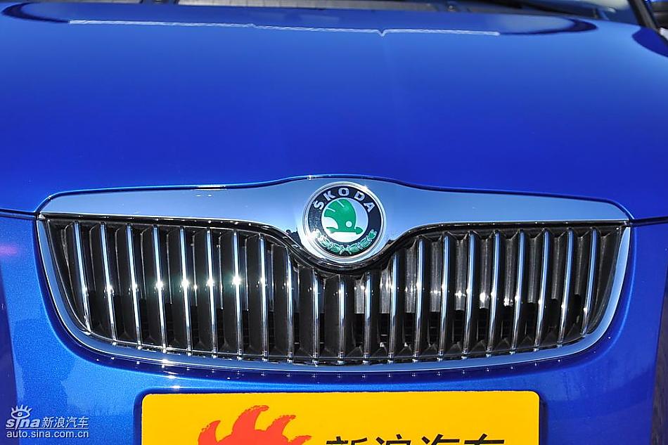 新浪试驾斯柯达Fabia晶锐外观实拍图