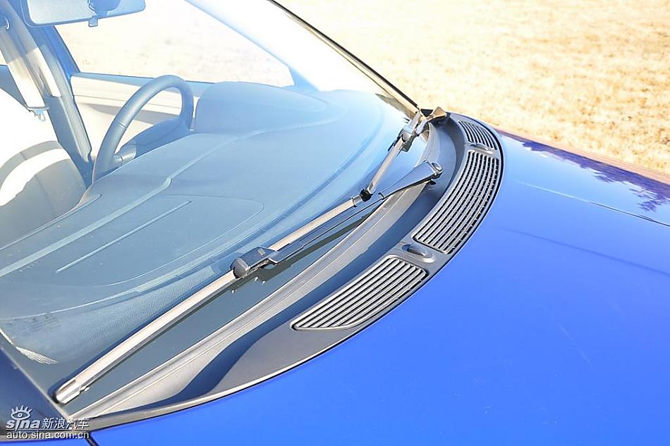 新浪试驾斯柯达Fabia晶锐外观实拍图