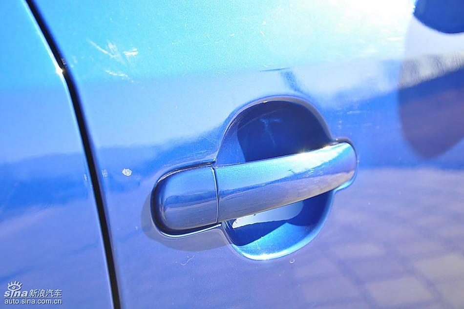 新浪试驾斯柯达Fabia晶锐外观实拍图