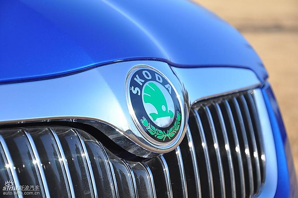 新浪试驾斯柯达Fabia晶锐外观实拍图