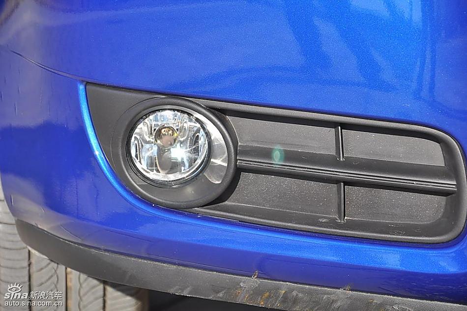 新浪试驾斯柯达Fabia晶锐外观实拍图