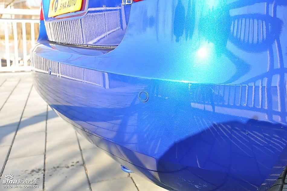 新浪试驾斯柯达Fabia晶锐外观实拍图