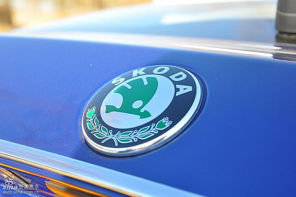 新浪试驾斯柯达Fabia晶锐外观实拍图