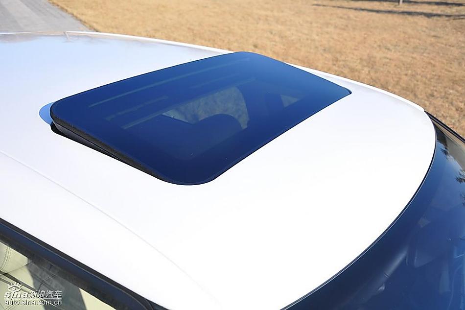 新浪试驾斯柯达Fabia晶锐外观实拍图