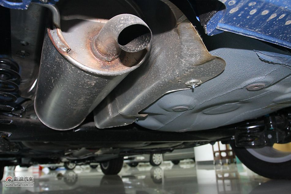 2011款晶锐1.6手动酷黑版