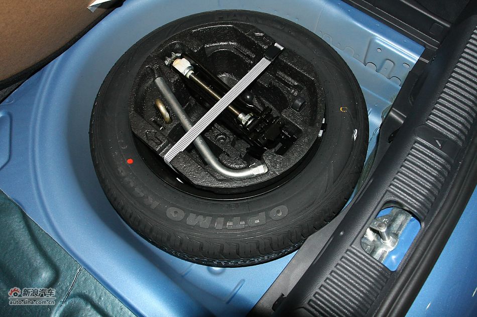 2011款晶锐1.6手动酷黑版