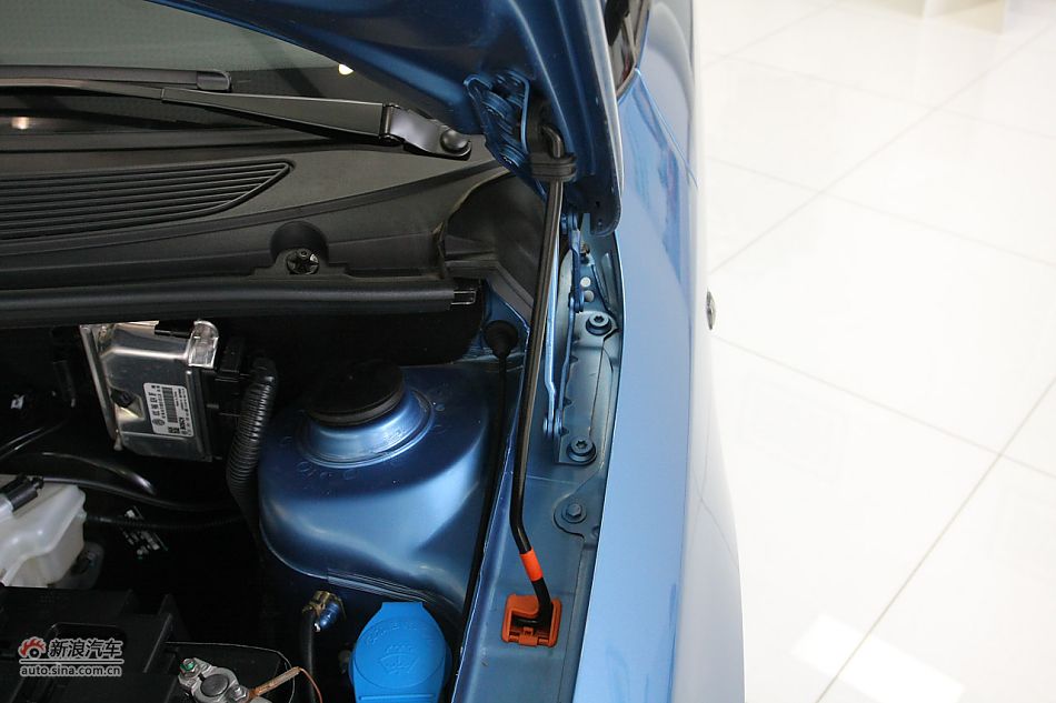 2011款晶锐1.6手动酷黑版