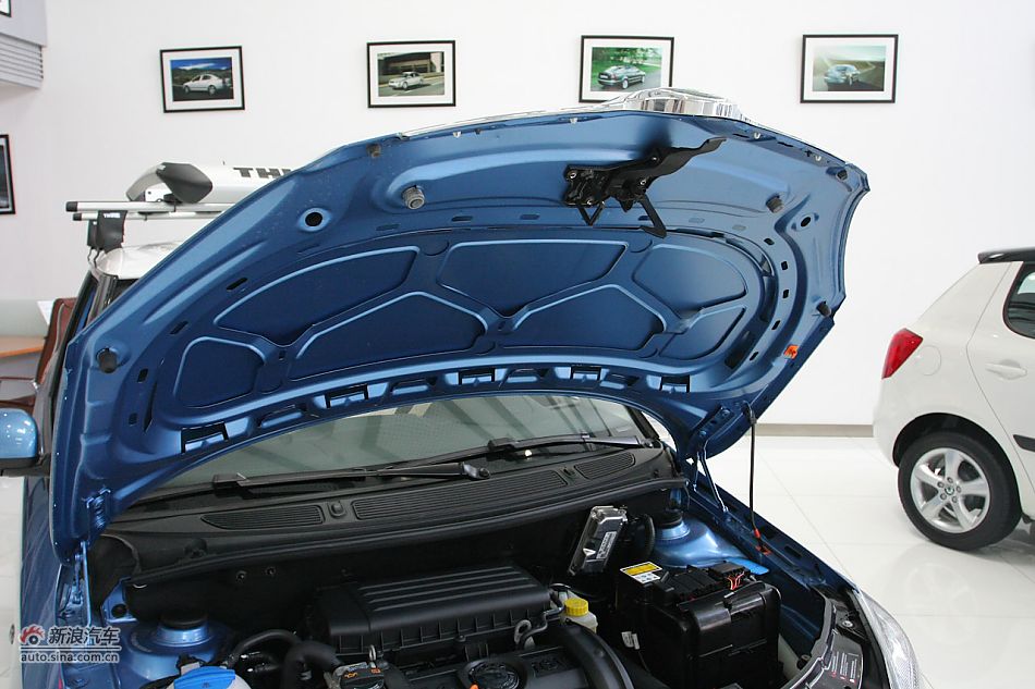 2011款晶锐1.6手动酷黑版