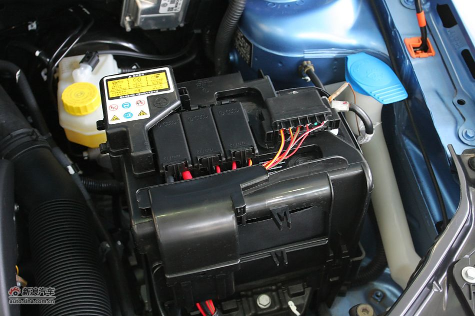 2011款晶锐1.6手动酷黑版