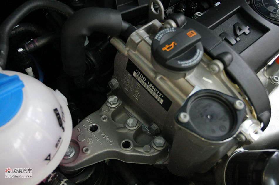 2011款晶锐1.6手动酷黑版