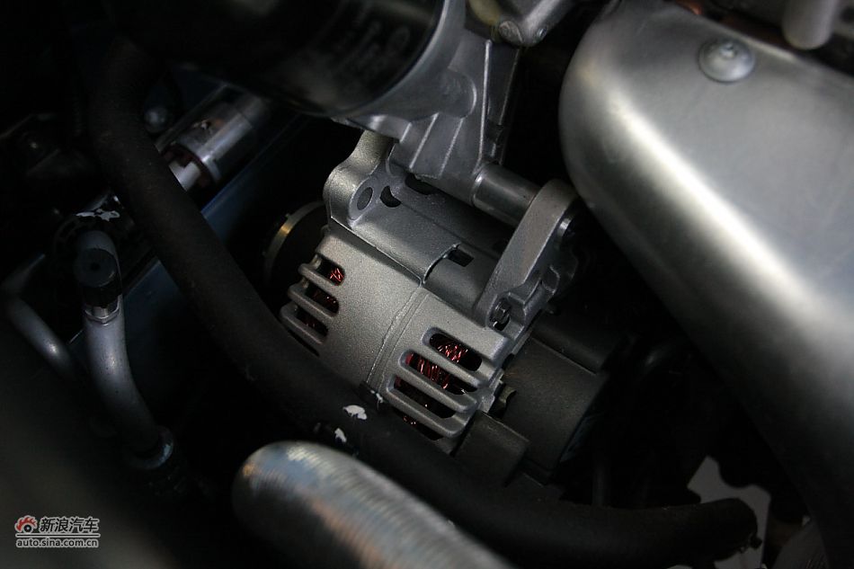 2011款晶锐1.6手动酷黑版