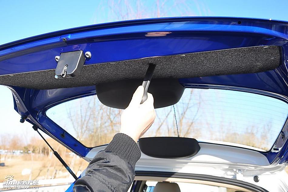 新浪试驾斯柯达Fabia晶锐外观实拍图