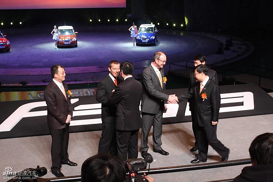 斯柯达Fabia晶锐上市现场高层领导合影
