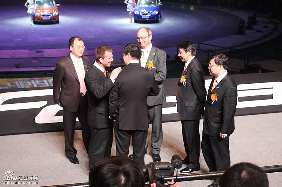 斯柯达Fabia晶锐上市现场领导合影