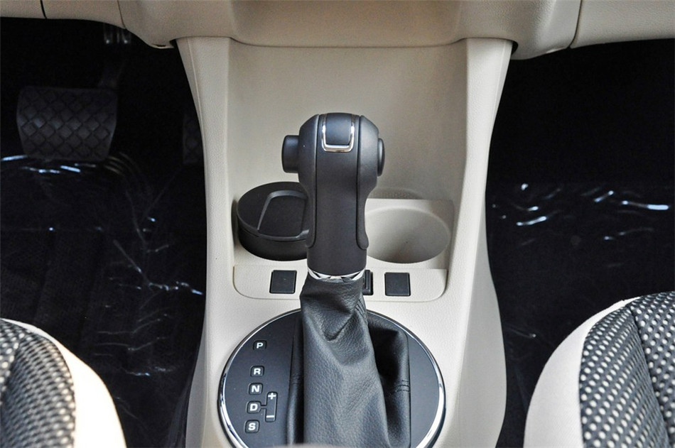 2012款 1.6L AT Scout 内饰