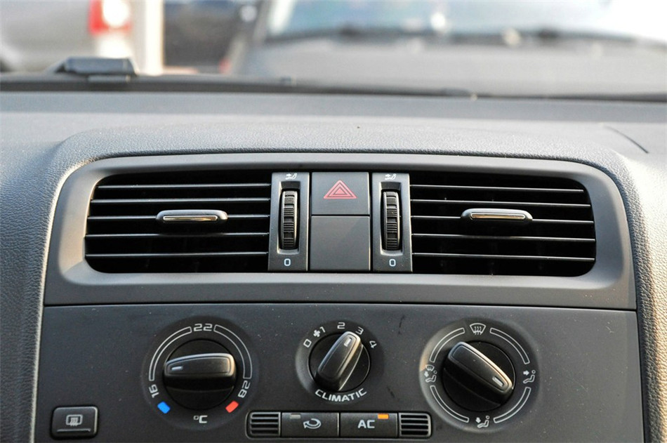 2012款 1.6L AT Scout 内饰