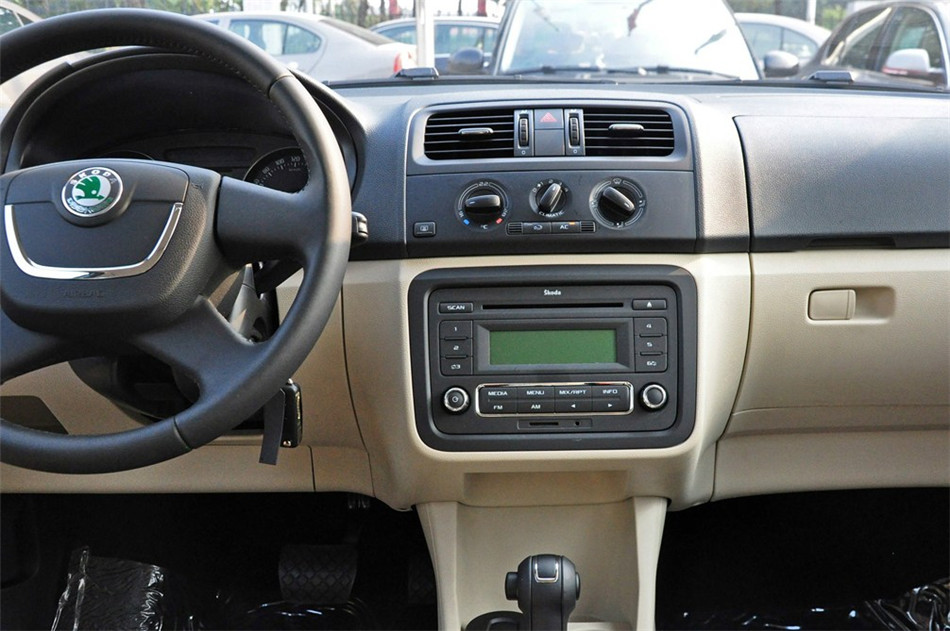 2012款 1.6L AT Scout 内饰