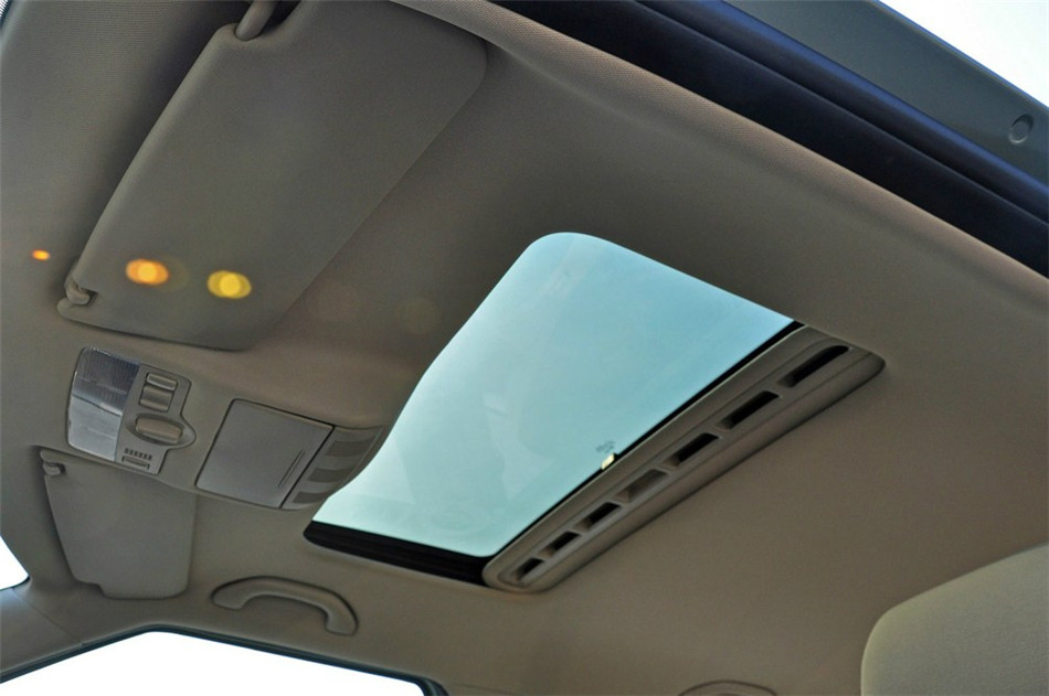 2012款 1.6L AT Scout 座椅空间