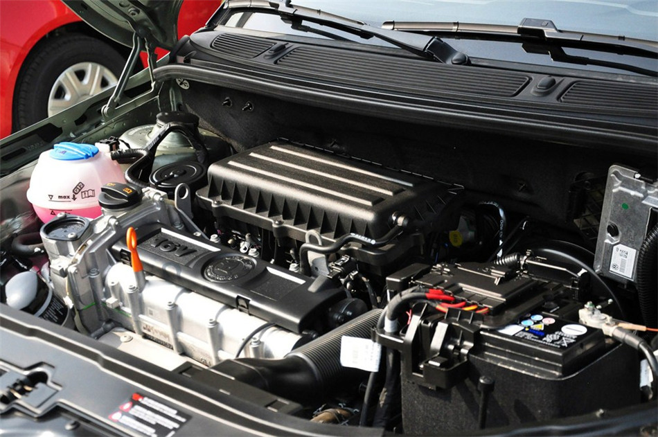 2012款 1.6L AT Scout 引擎底盘