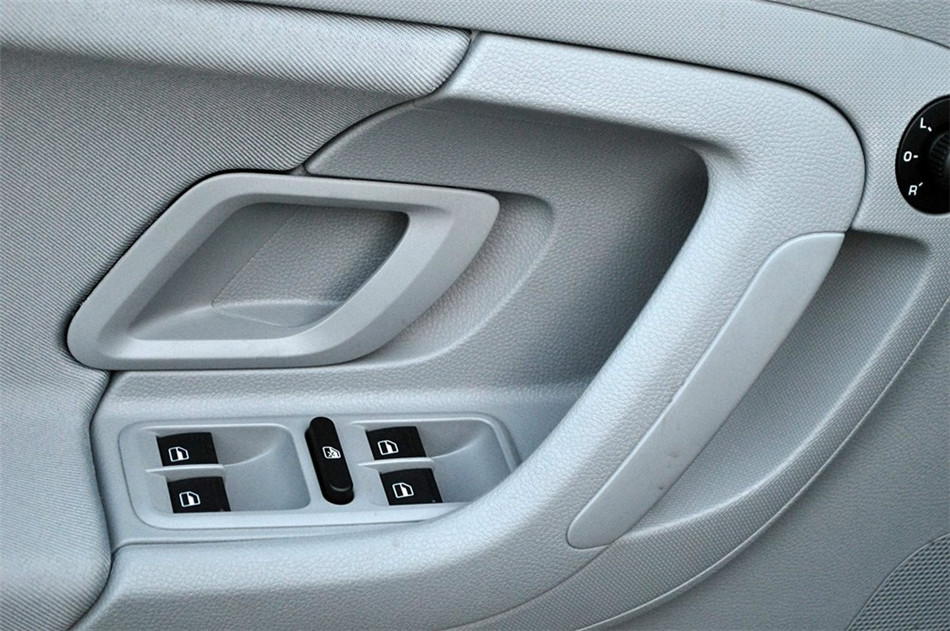 2012款 1.4L MT 晶灵版 座椅空间