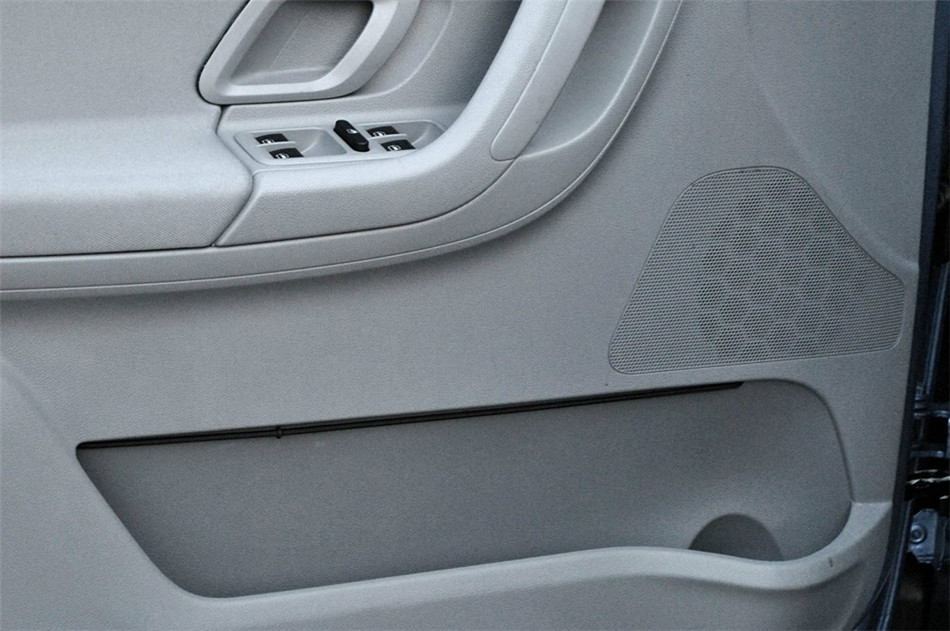 2012款 1.4L MT 晶灵版 座椅空间