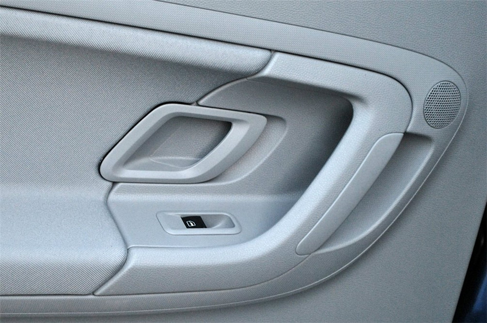 2012款 1.4L MT 晶灵版 座椅空间