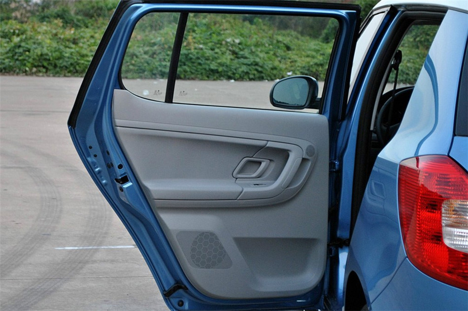 2012款 1.4L MT 晶灵版 座椅空间