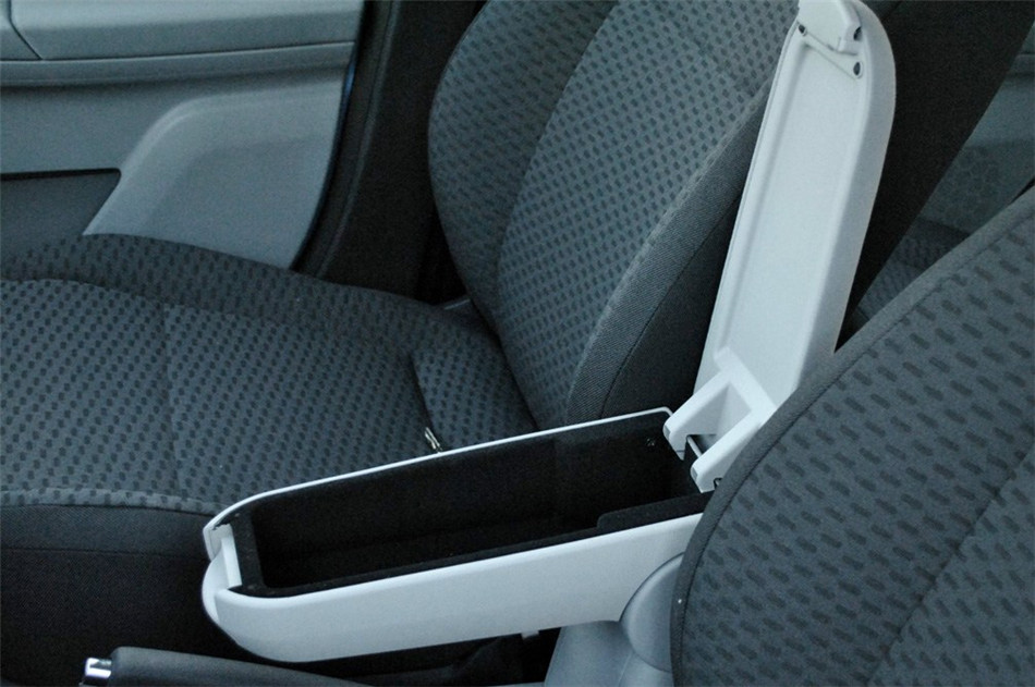 2012款 1.4L MT 晶灵版 座椅空间