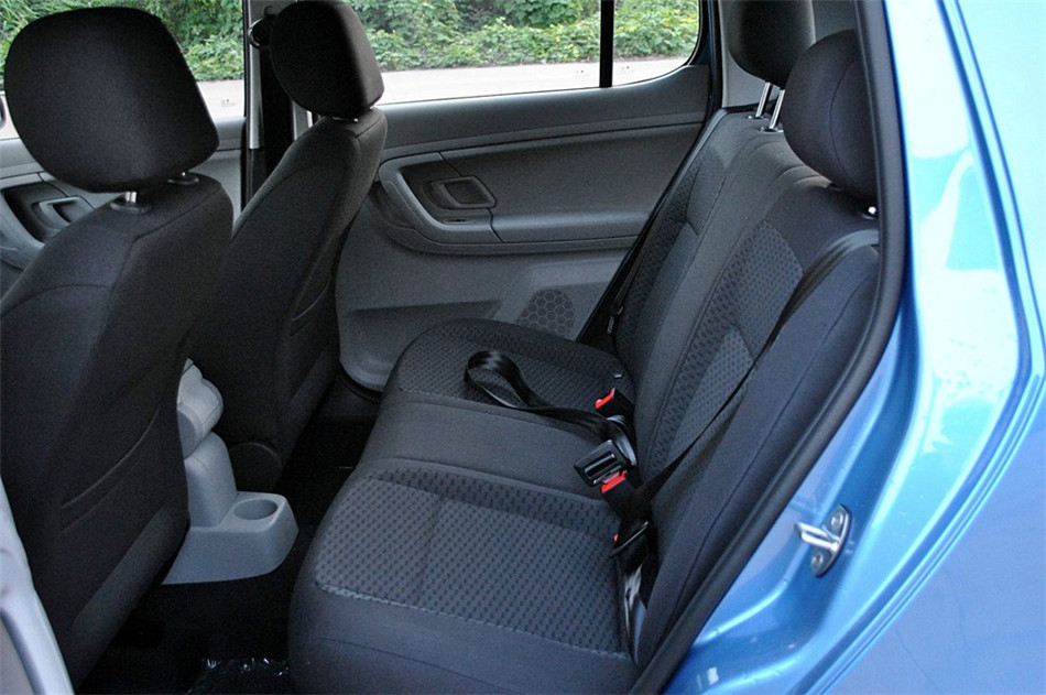 2012款 1.4L MT 晶灵版 座椅空间