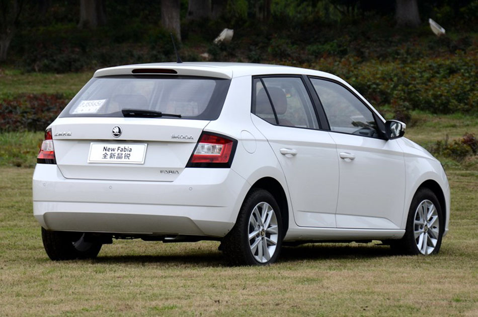 2015款 1.6L 自动智行版 外观