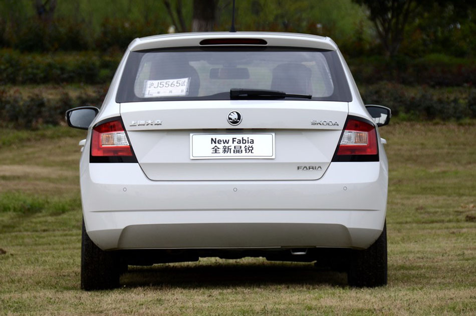 2015款 1.6L 自动智行版 外观