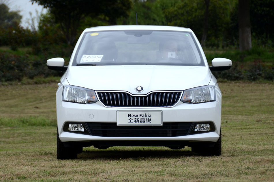 2015款 1.6L 自动智行版 外观