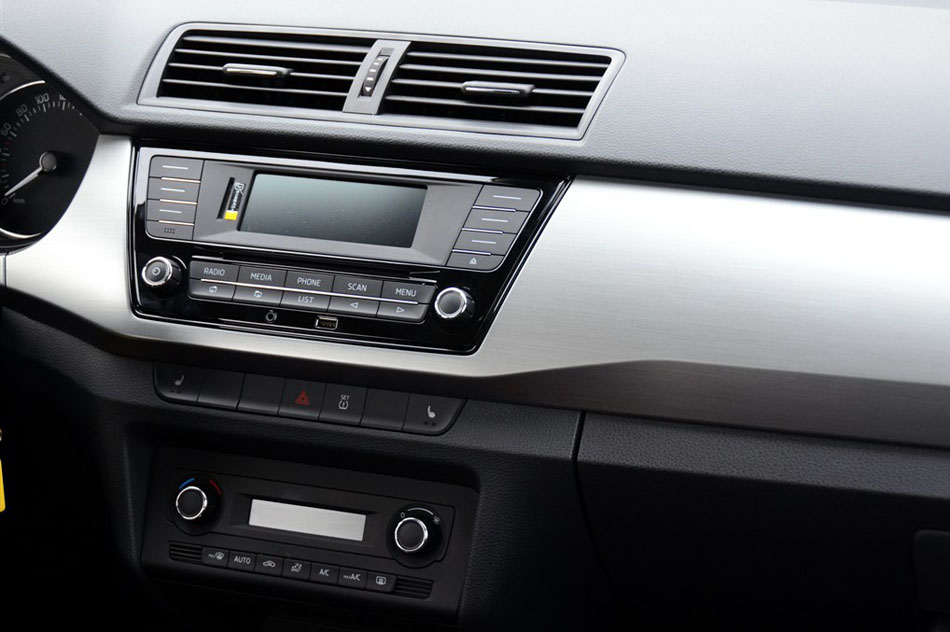 2015款 1.6L 自动智行版 内饰