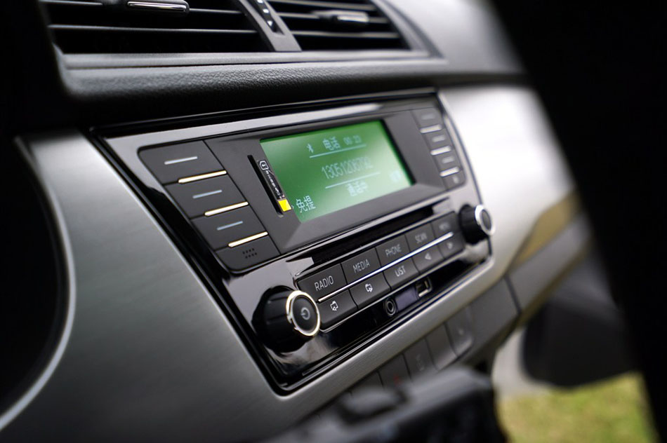 2015款 1.6L 自动智行版 内饰