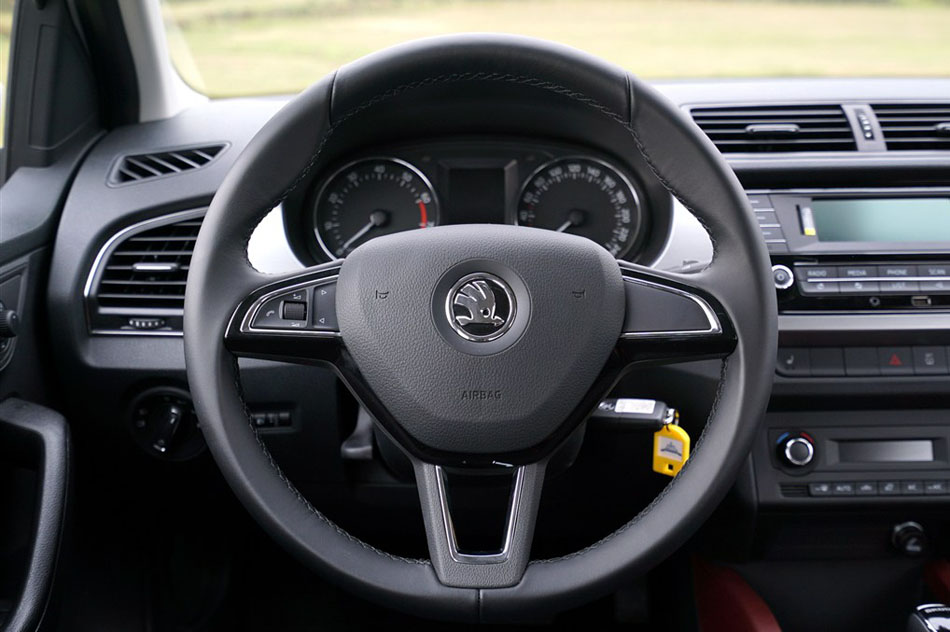 2015款 1.6L 自动智行版 内饰