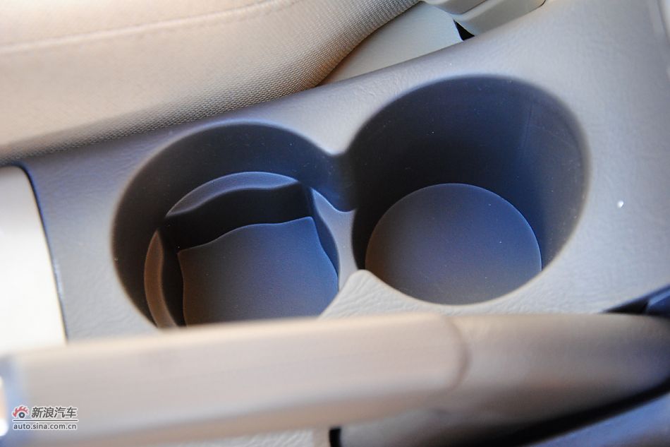 2011款伊兰特到店高清实拍