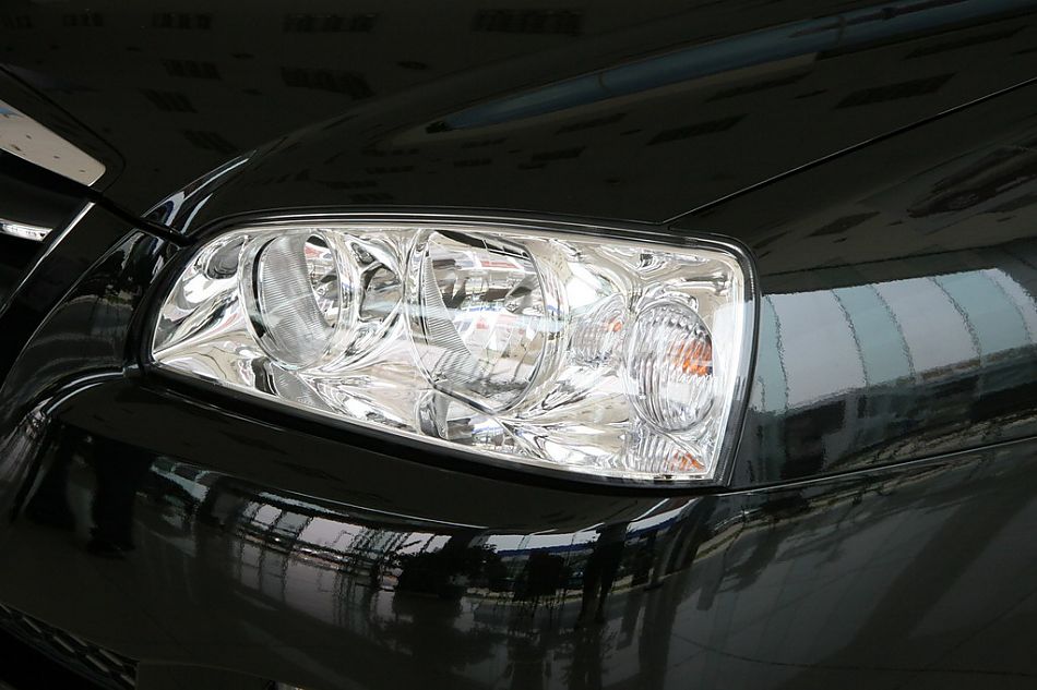 北京现代07款三厢伊兰特前大灯