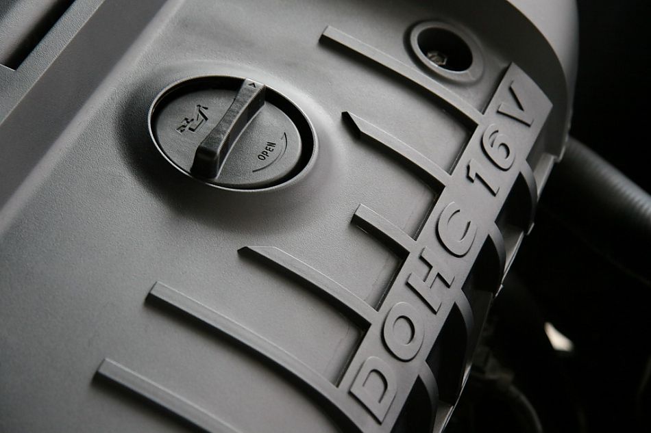 北京现代07款三厢伊兰特发动机