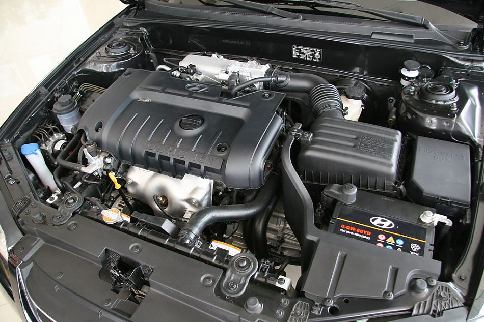 北京现代07款三厢伊兰特发动机