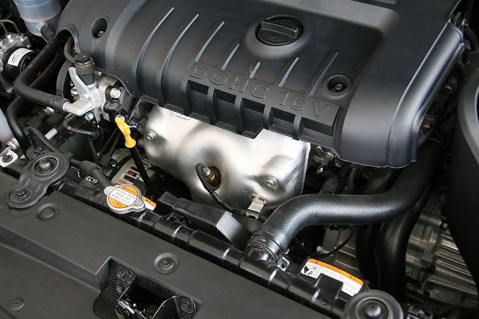 北京现代07款三厢伊兰特发动机